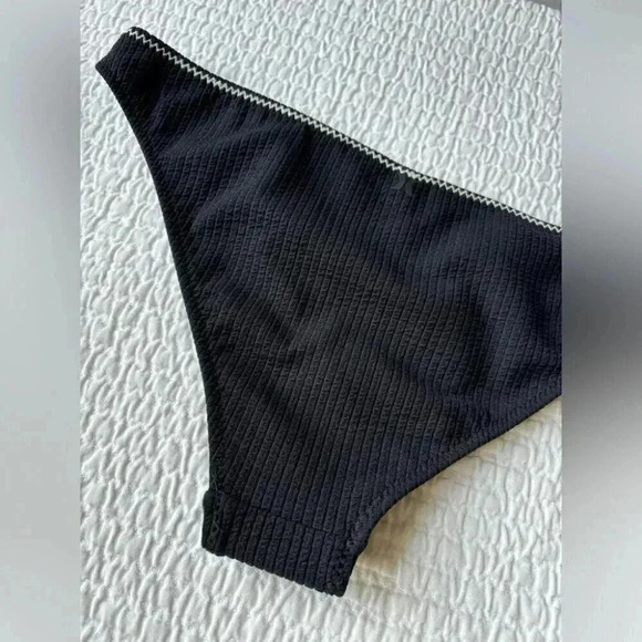 Hurley Coastal Moderate Bikini Bottom Black NWT - Picture 7 of 7